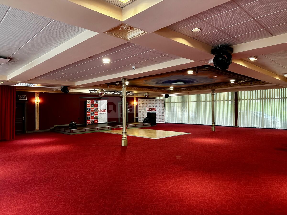 Salle adaptable aux évènements avec ou sans piste de danse