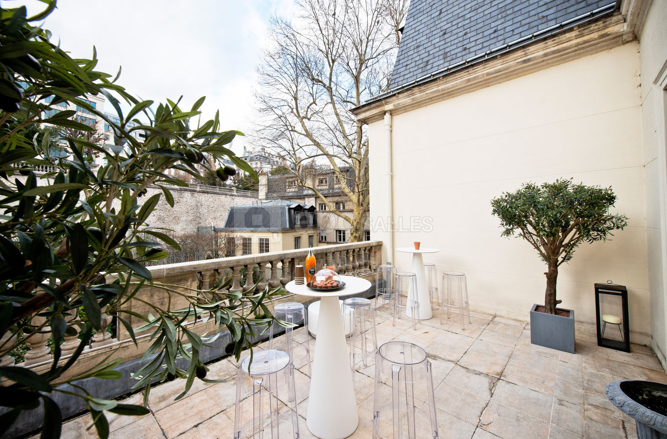 Le balcon