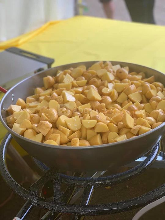 Poêle géante ,couscous,paella,rougail,tartiflette,colombo etc.........