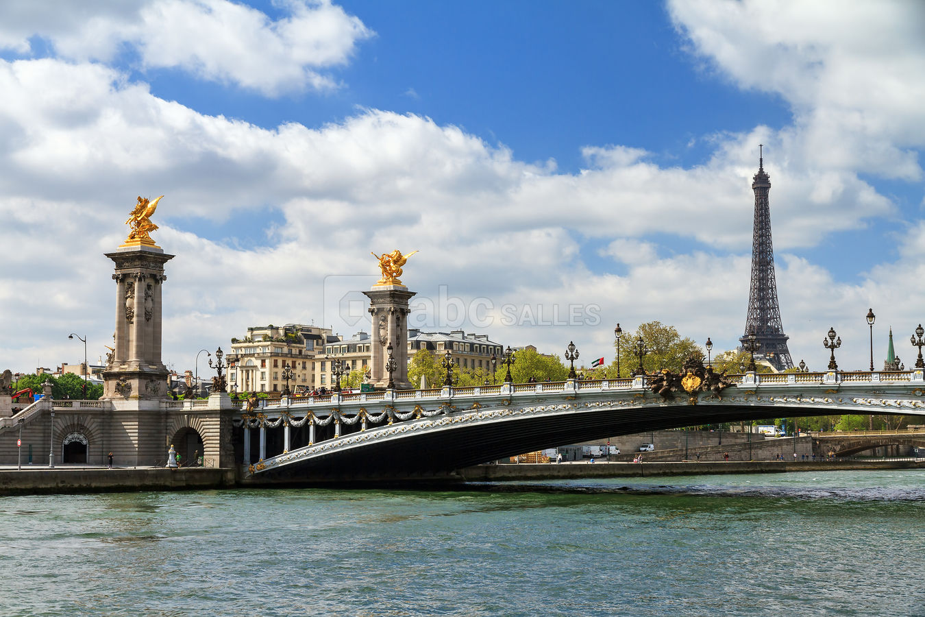 Vue - Péniche à Paris