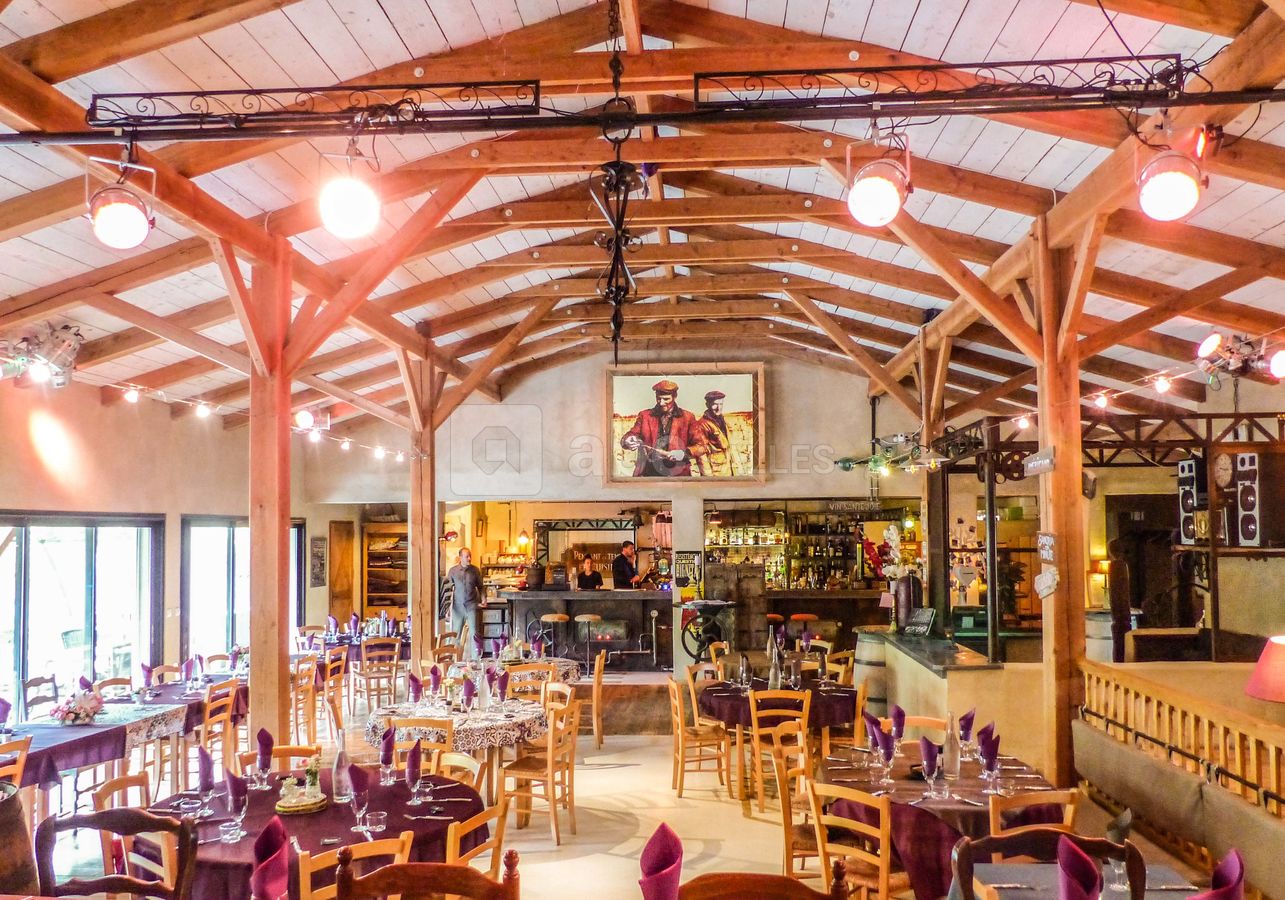 Salle du restaurant et bar