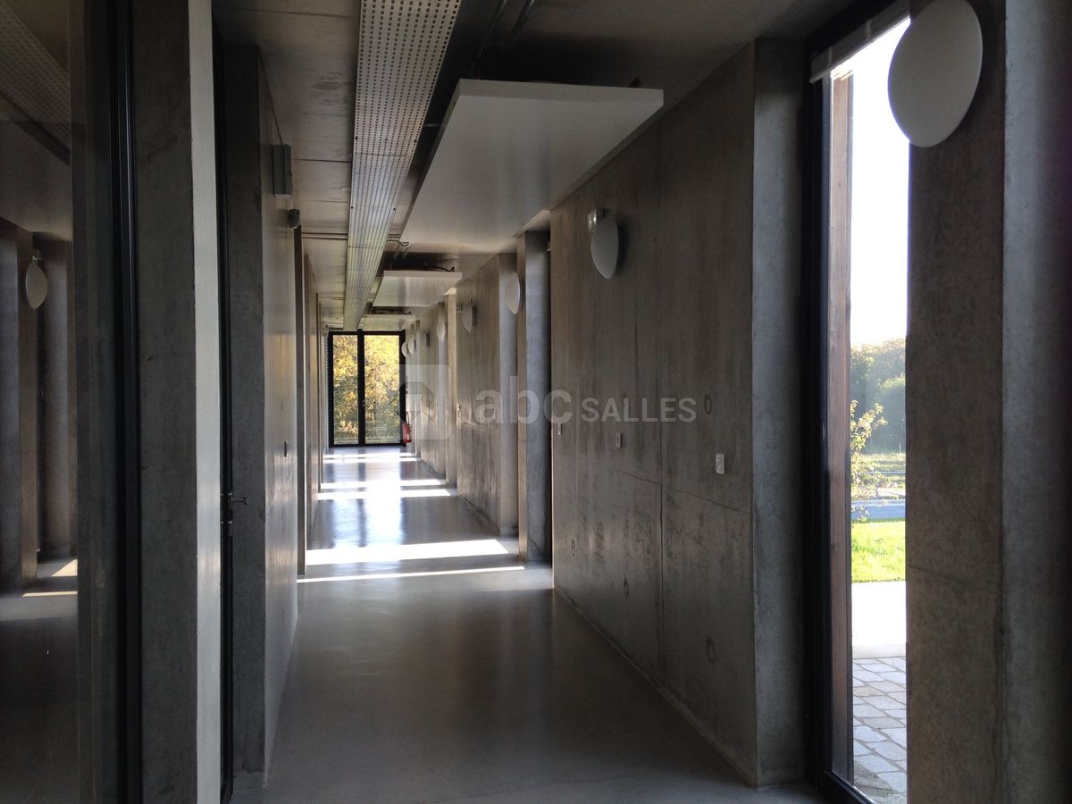 Le couloir des ateliers