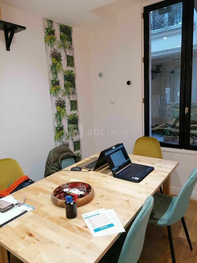 Bureau pour 4 personnes