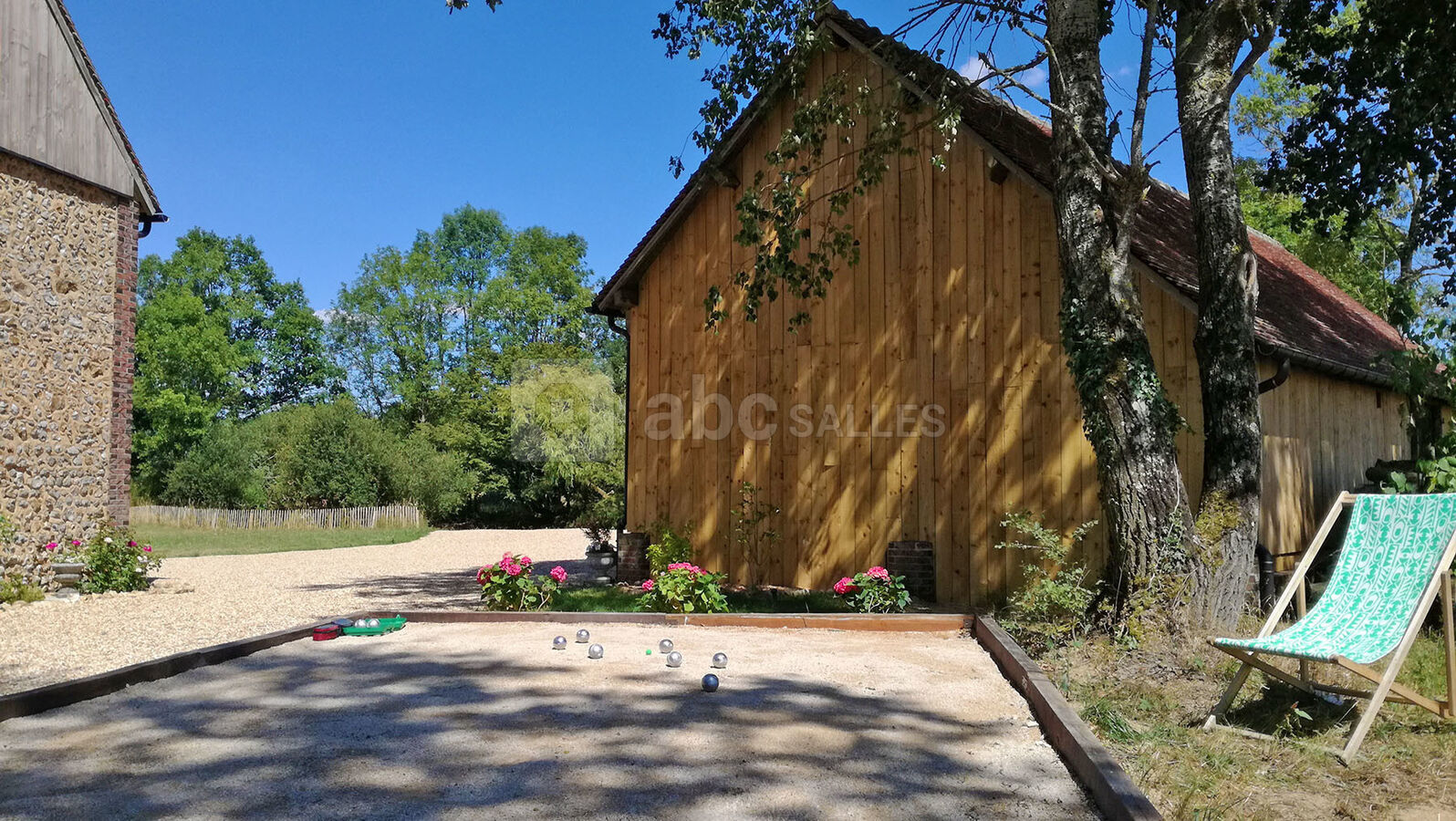 Le terrain de pétanque