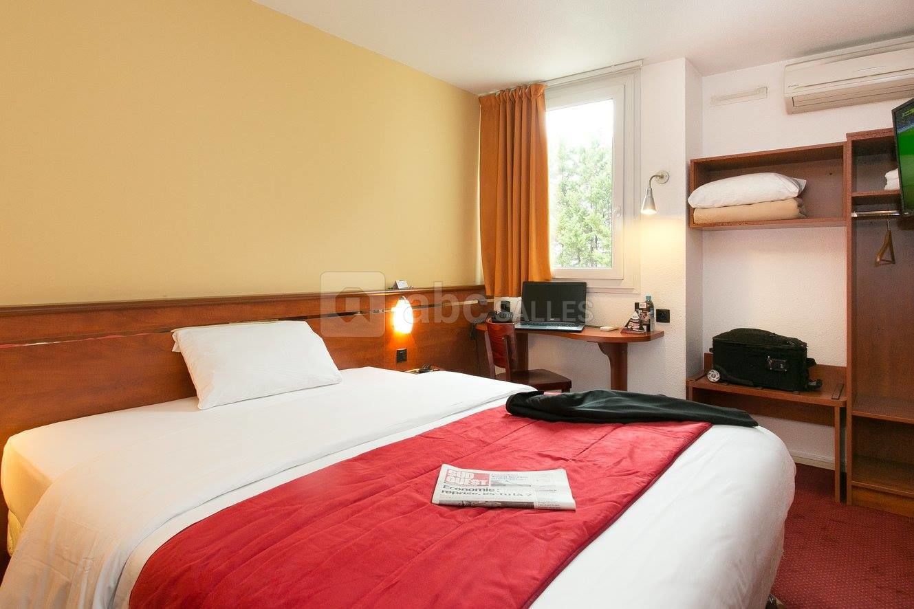Chambre grand lit