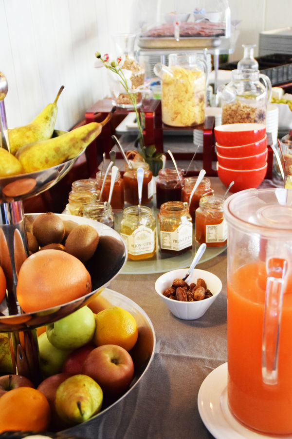 Buffet petit-déjeuner et ses produits locaux