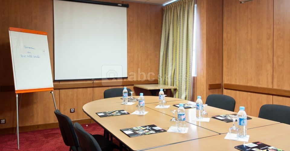 Salle de réunion en pavé