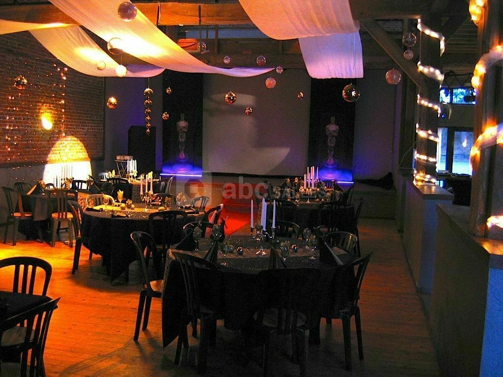 Salle polyvalente décorée