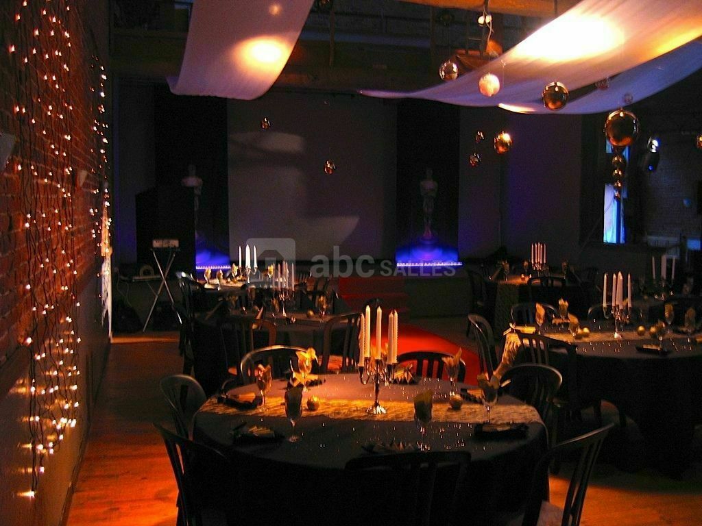 Salle polyvalent décorée