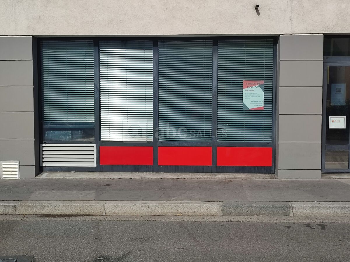 VITRINE