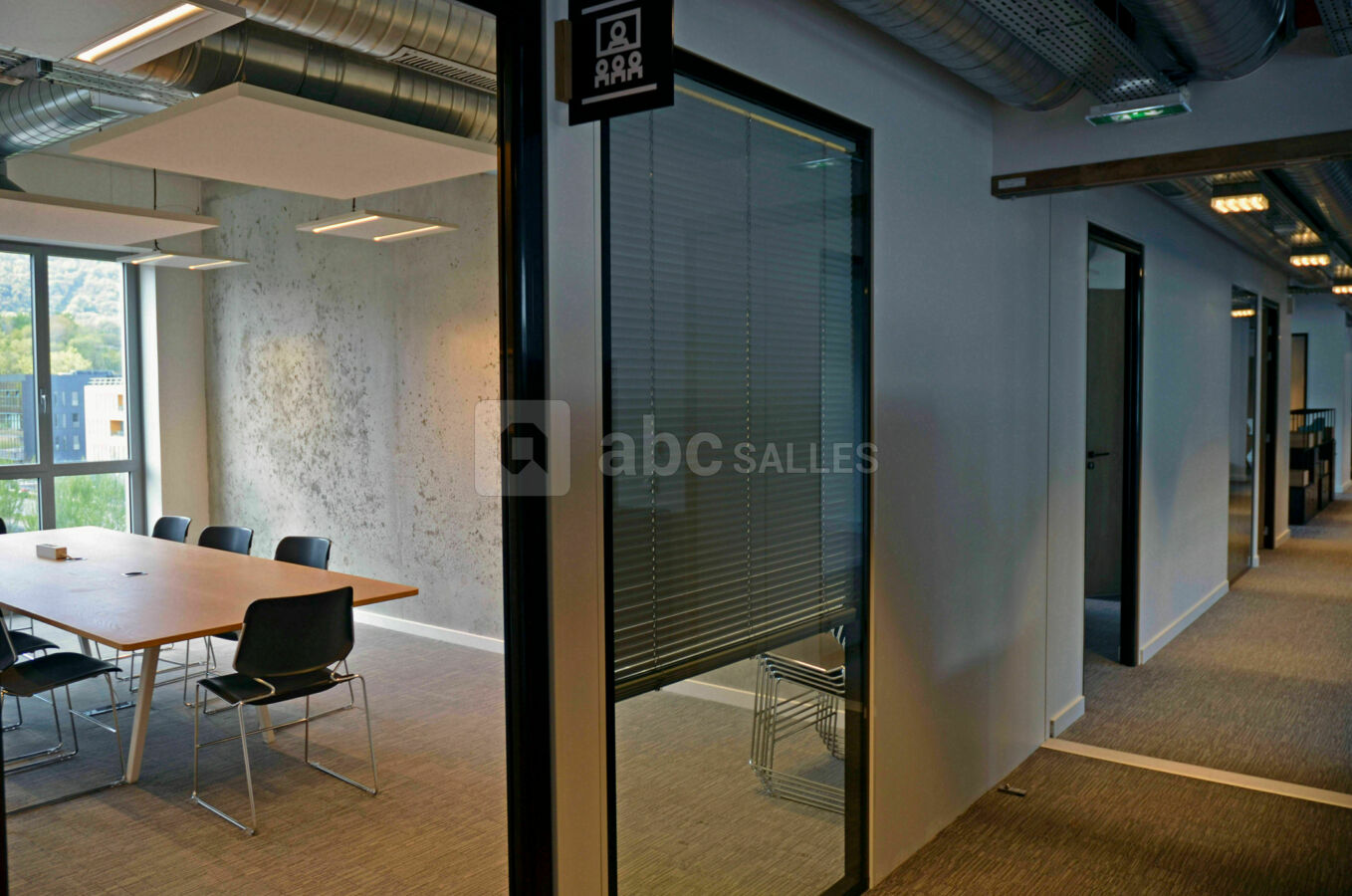 Salle 10/12 personnes