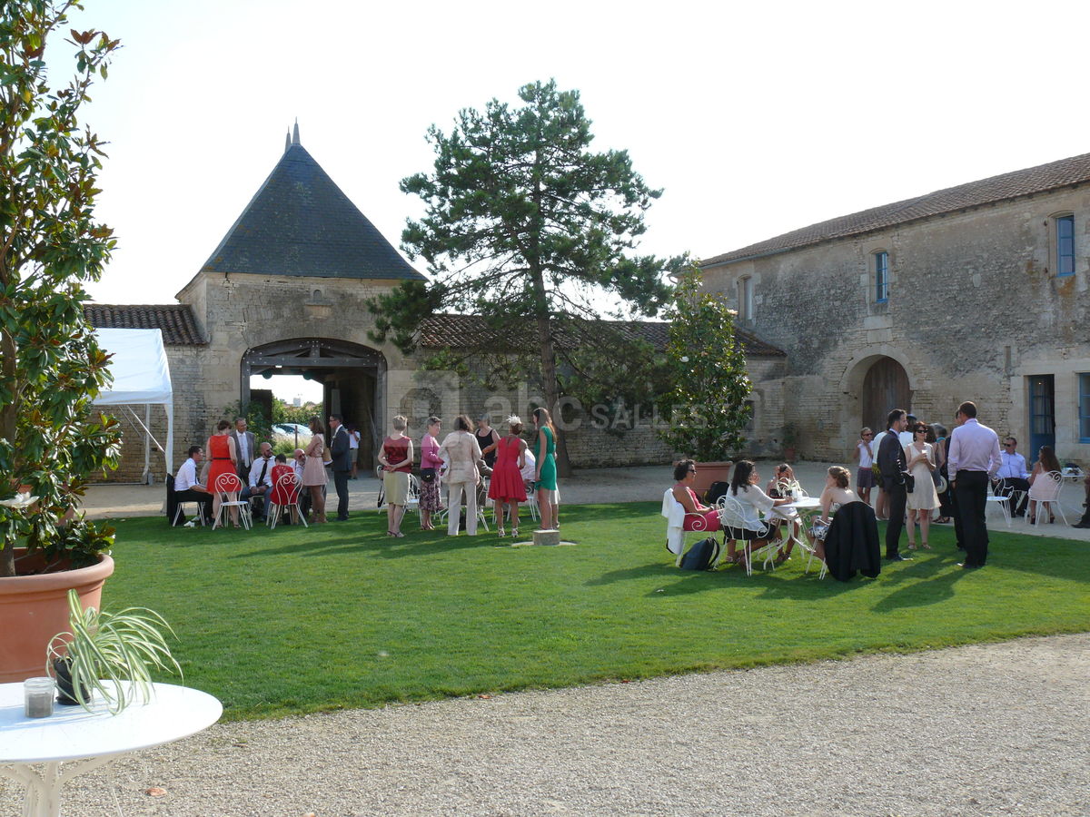 Cour du Pavillon - arrivée des invités