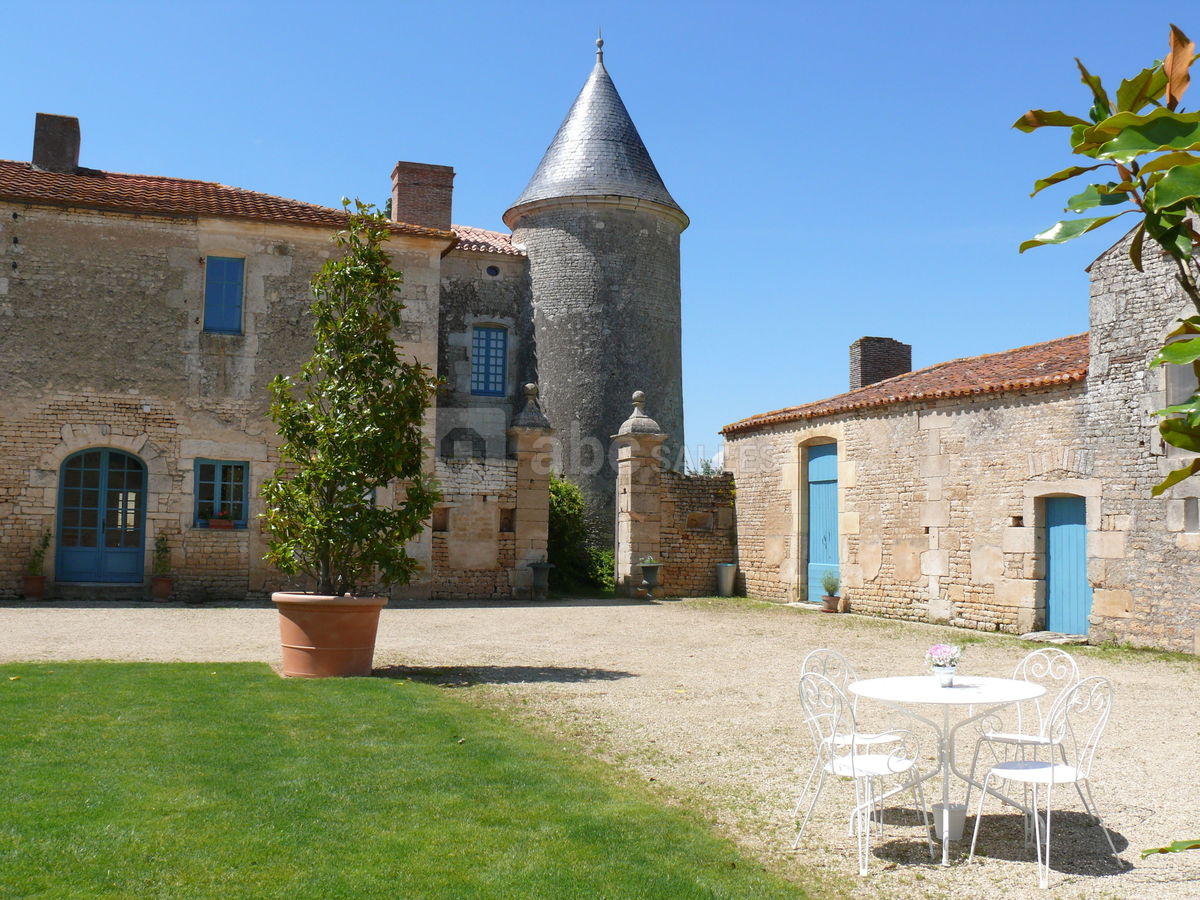Vue sur la tour Templière