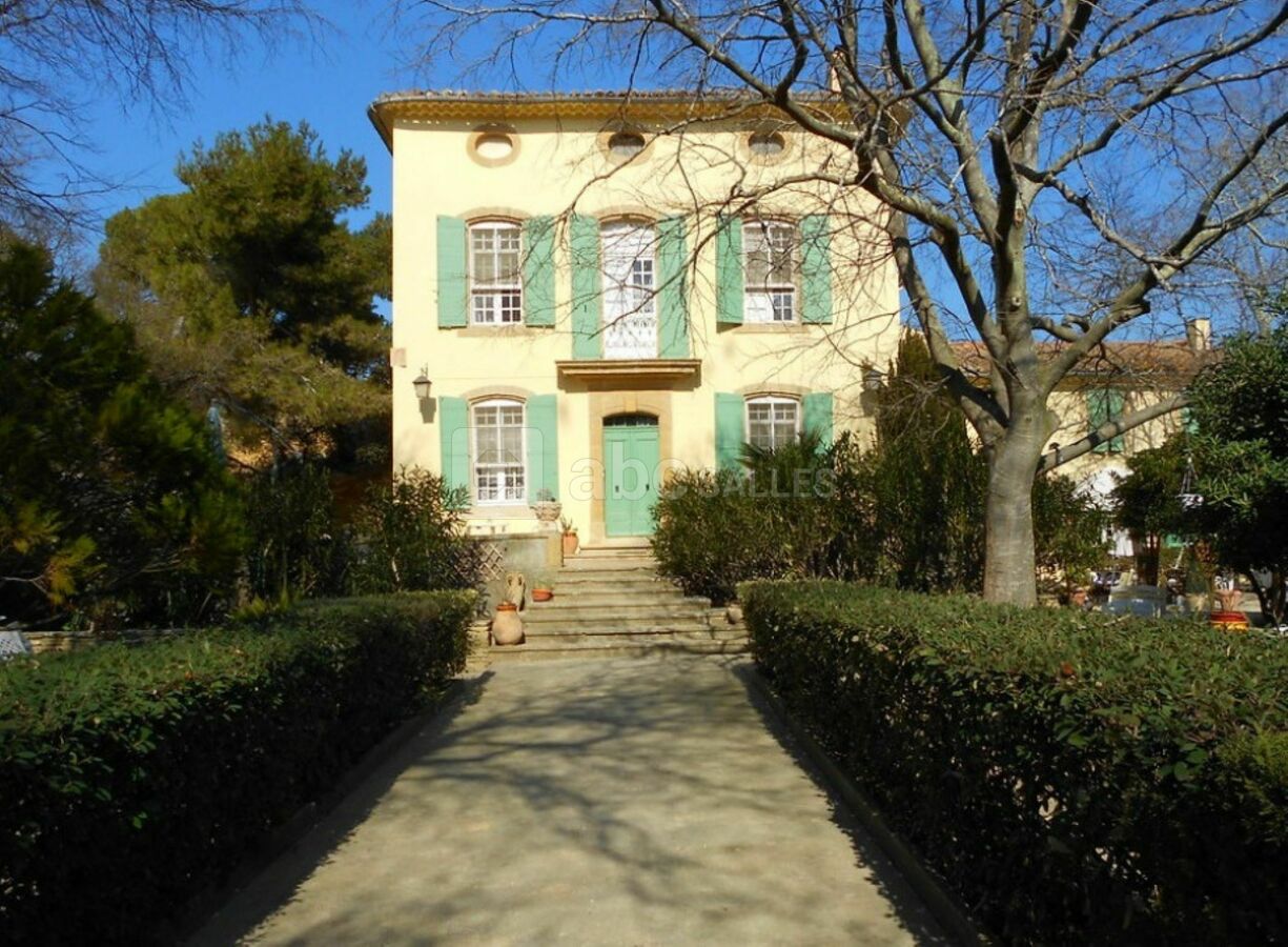 Vue extérieure du domaine