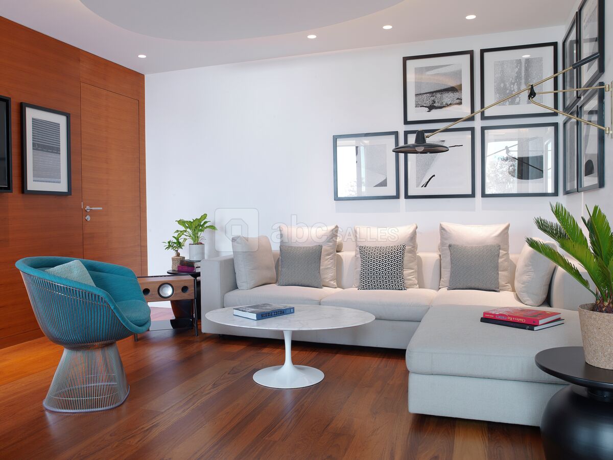 PENTHOUSE SALON