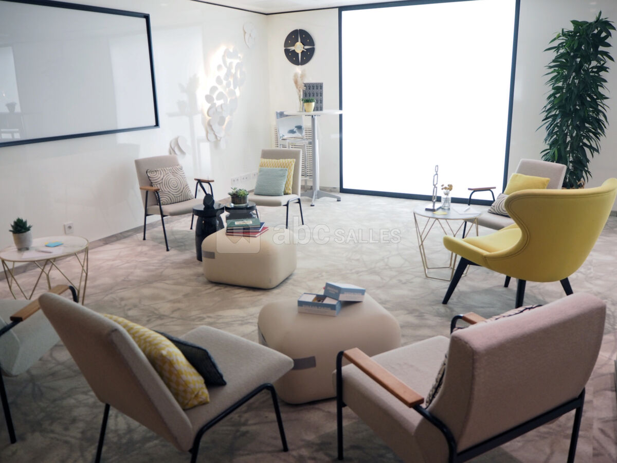 SALON STUDIO INFORMEL