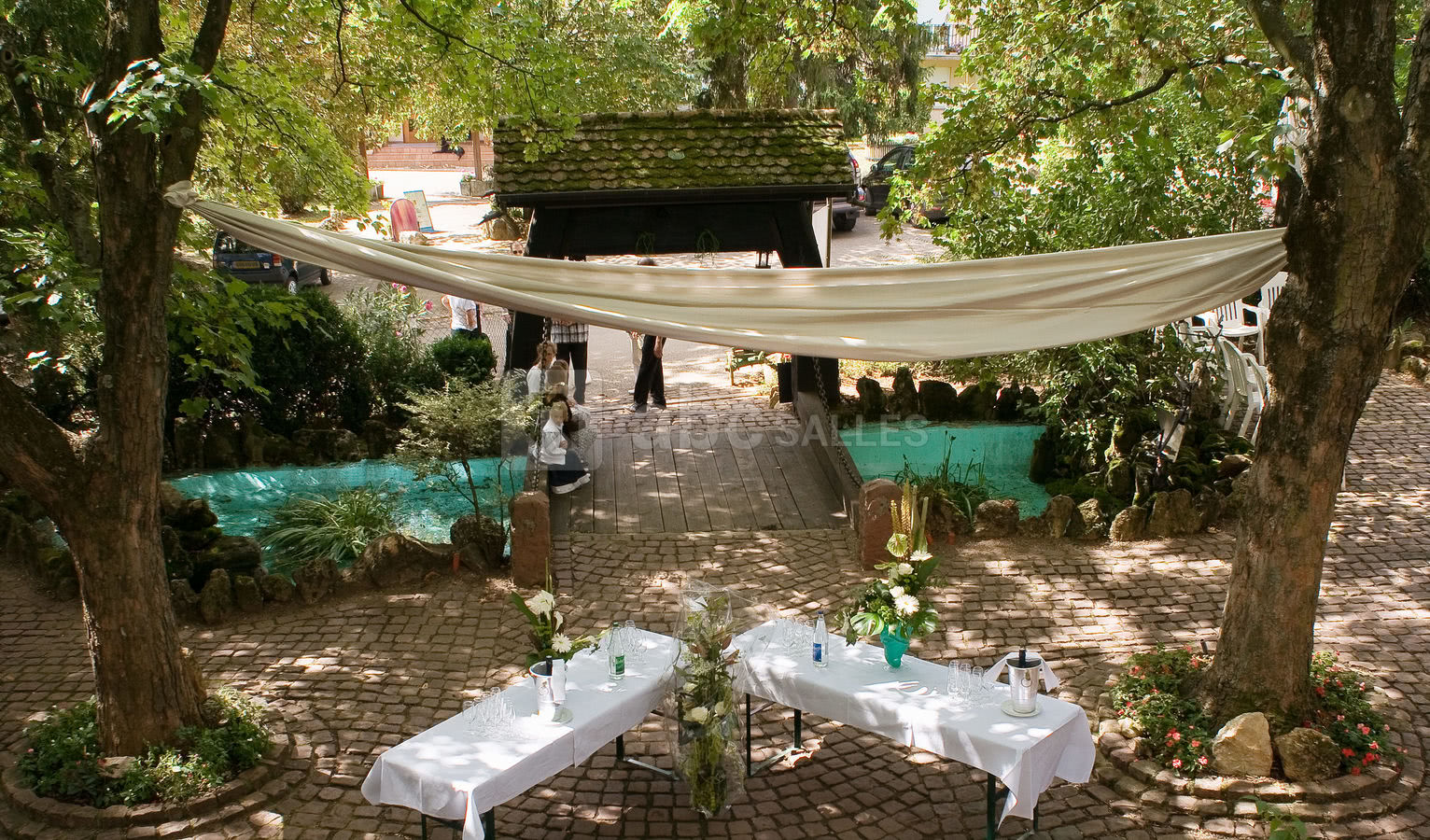 Apéritif de mariage à l'extérieur