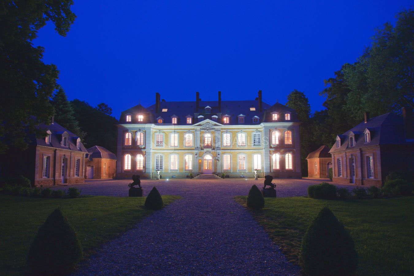 Carsix by night