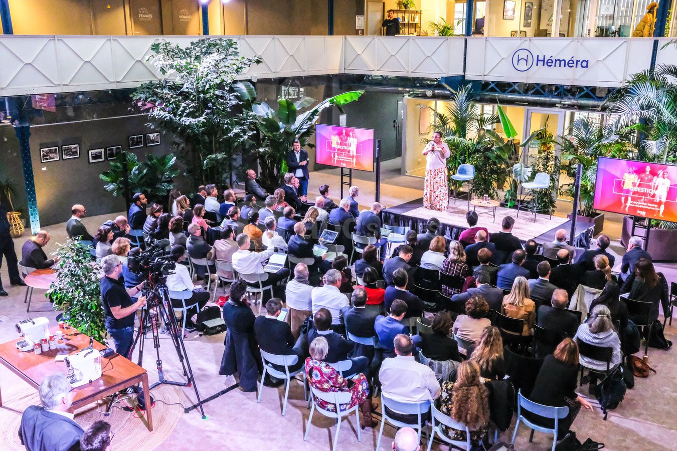 L'Atrium au format conférence avec 100 participants