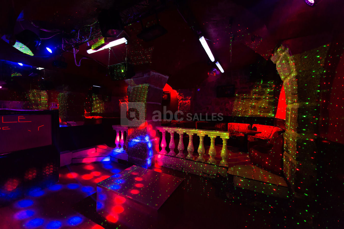 Salle sous-sol piste avec sono2