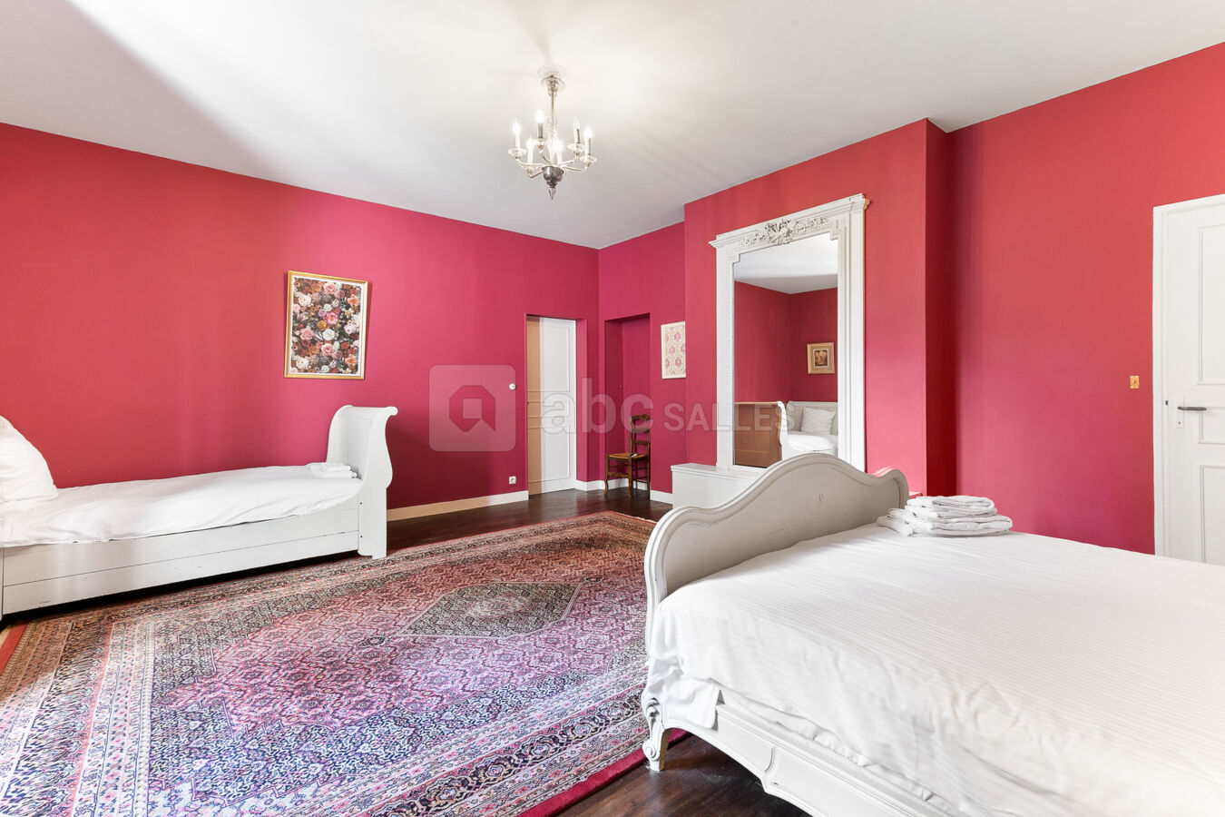 Chambre rose - Grand appartement