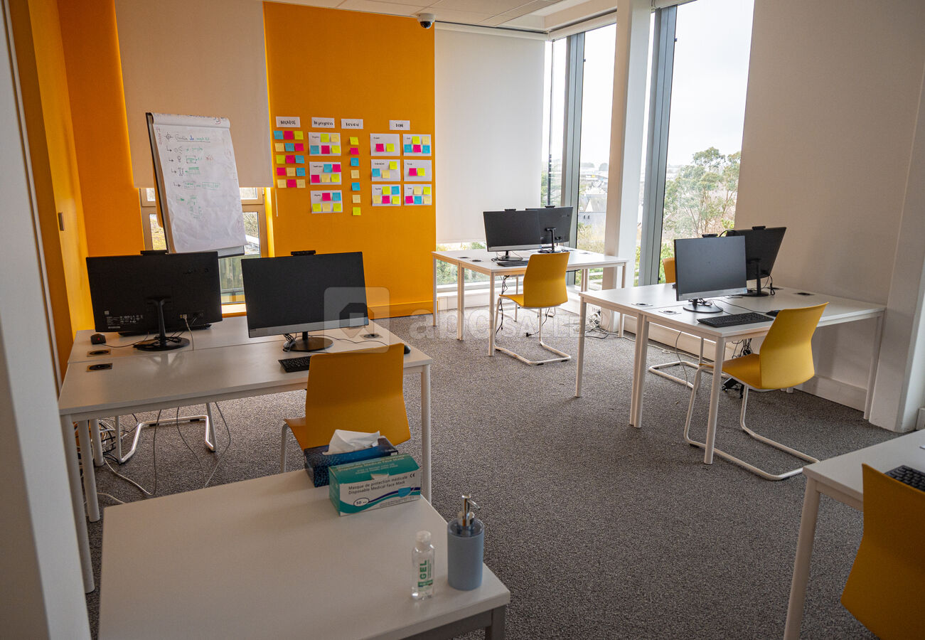 SALLE JAUNE