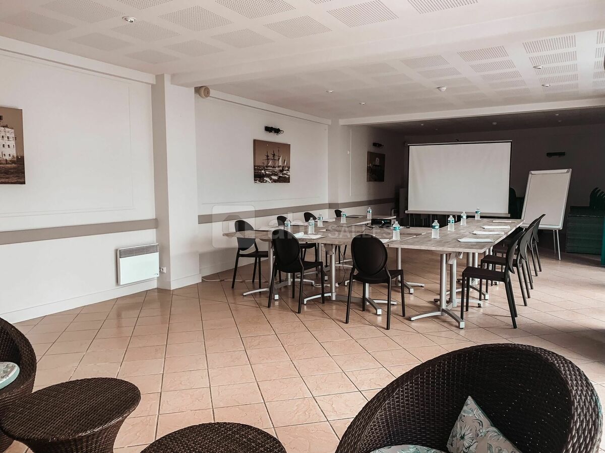 Salle de séminaire ou réunion