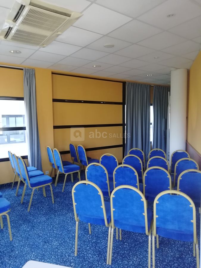 Salle de réunion en théâtre