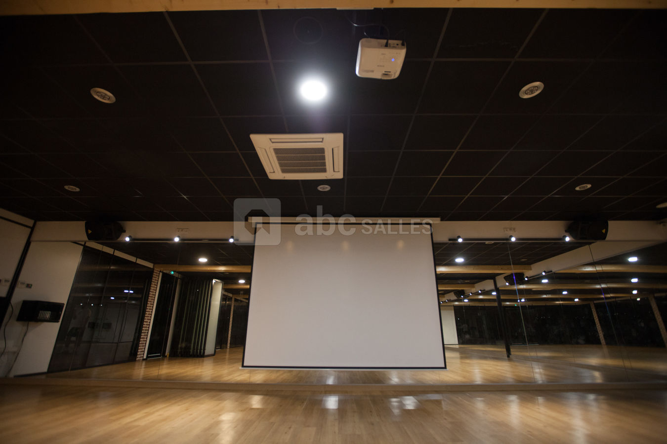 Studio 7 Dance Complexe