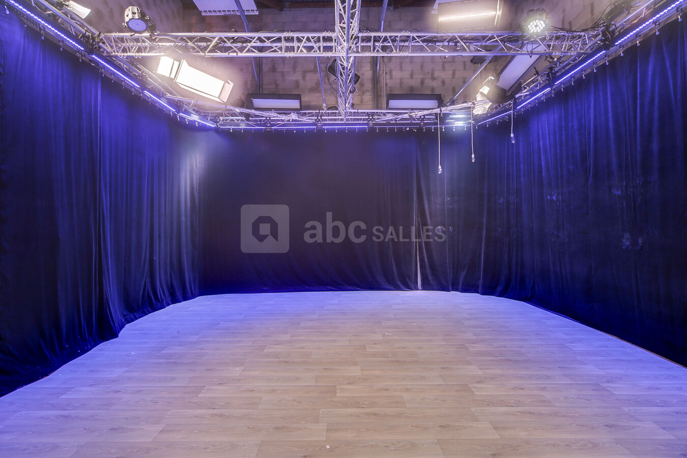 STUDIO 10