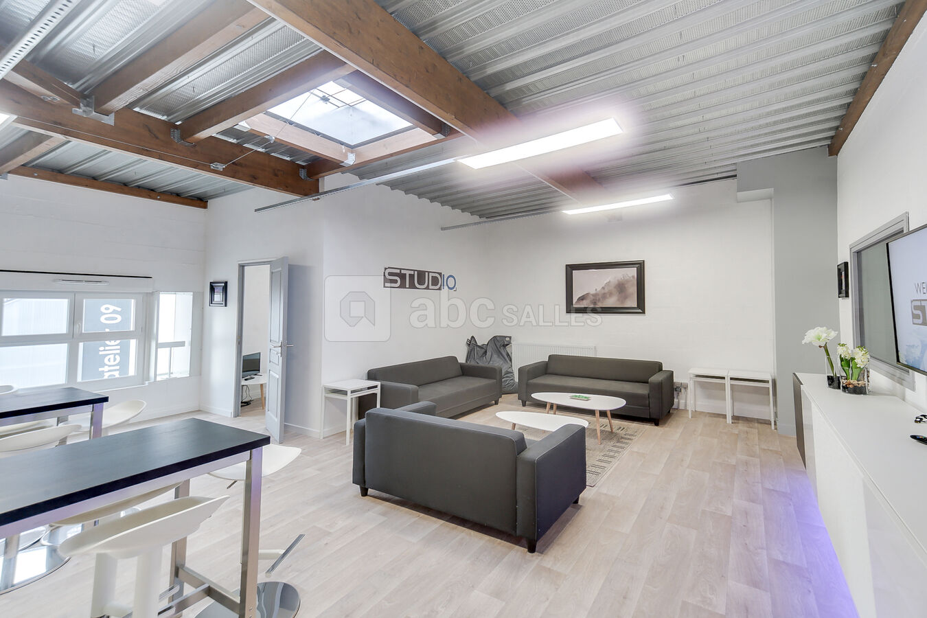 Mezzanine studio 10
