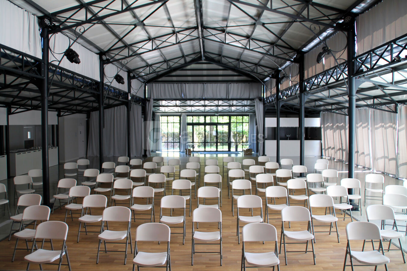 Intérieur salle du Pavillon