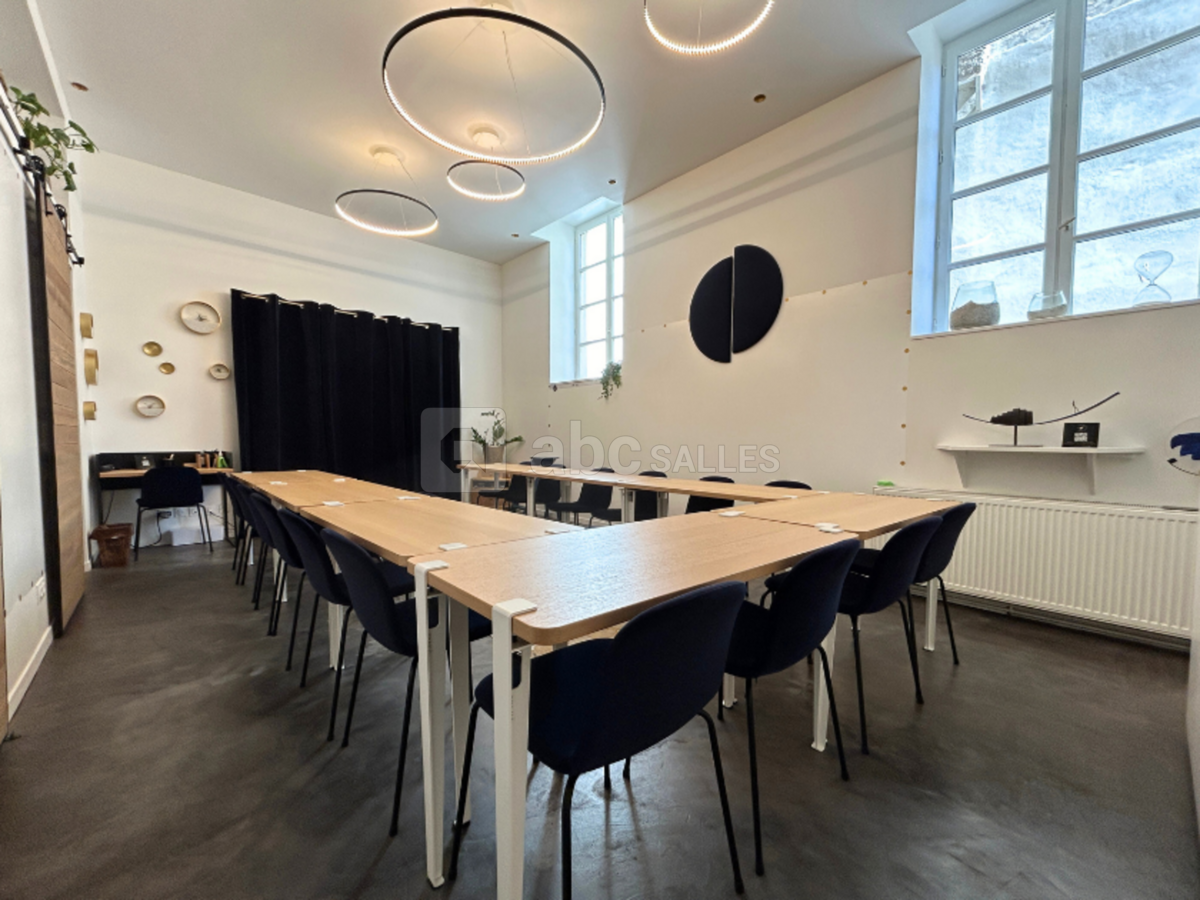 Salle de réunion format U