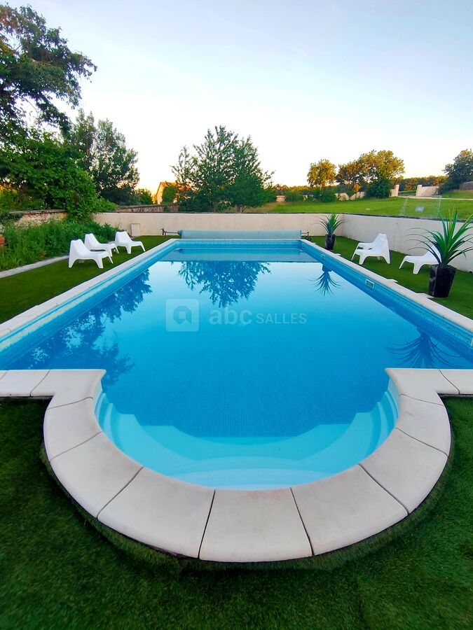 Piscine chauffée et sécurisée
