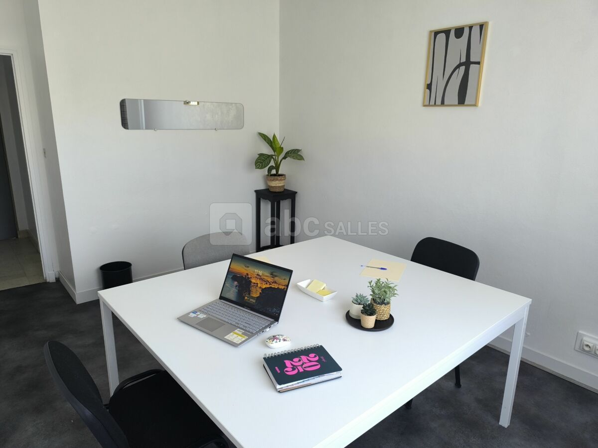BUSINESS BOX (capacité 8 personnes max) coworking ou bureau indépendant