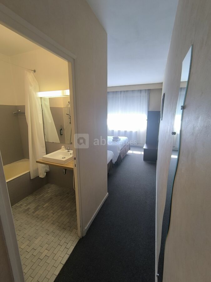 CHAMBRE TRIPLE ET SALLE DE BAIN