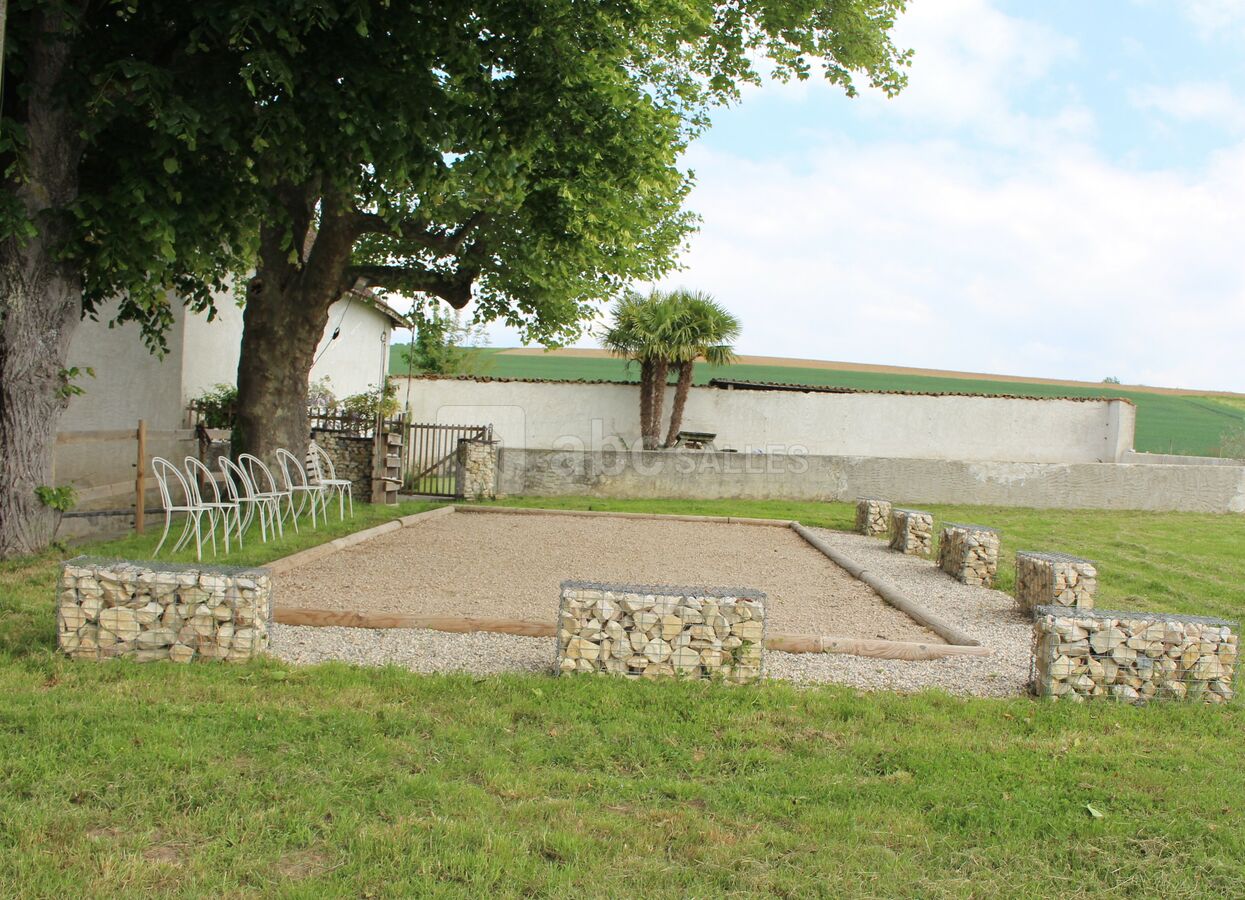 TERRAIN DE PETANQUE