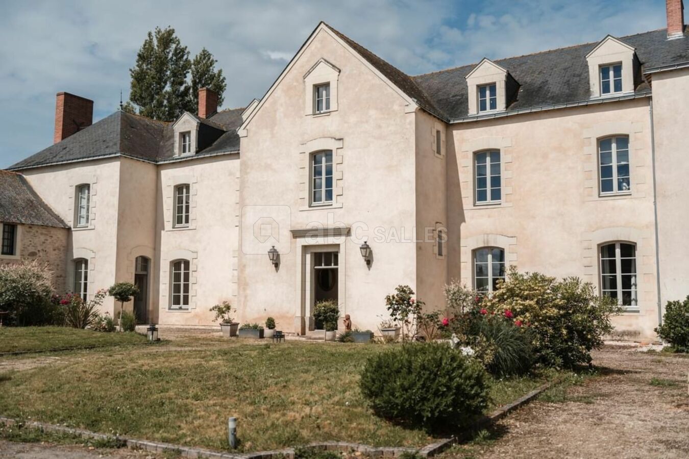 Vue sur le Manoir - Cour d'Honneur