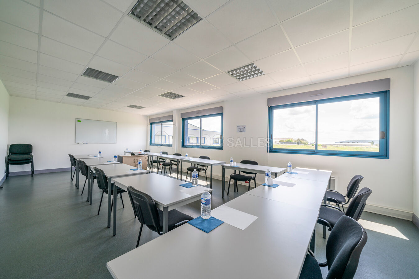 Salle réunion Saint Exupéry < 25 personnes