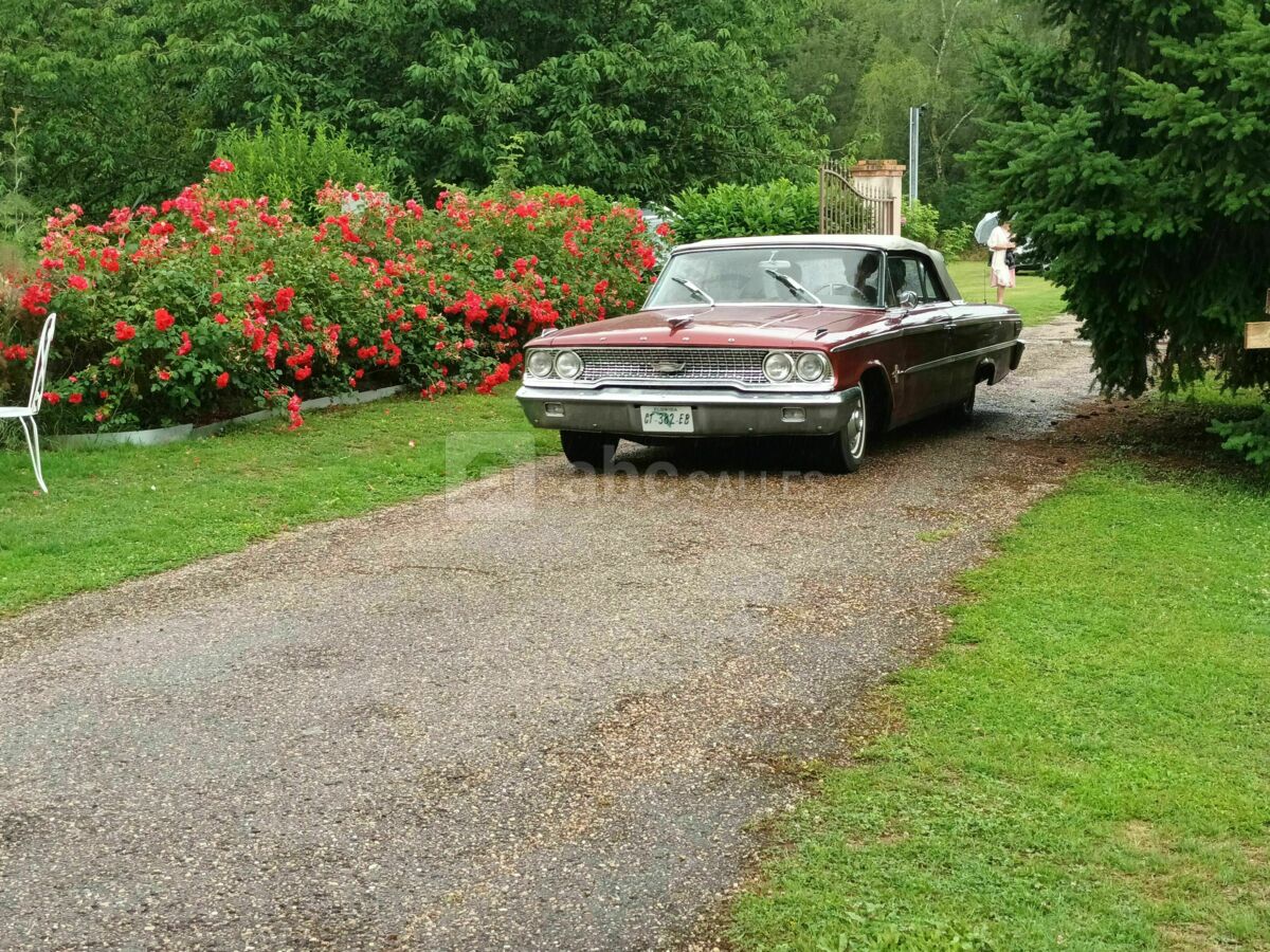 VOITURE MARIES