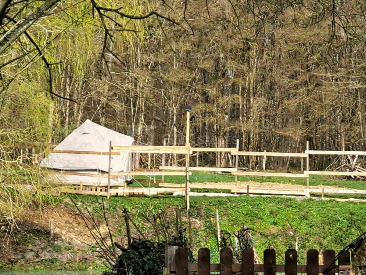 Tente tipi  parc des anes