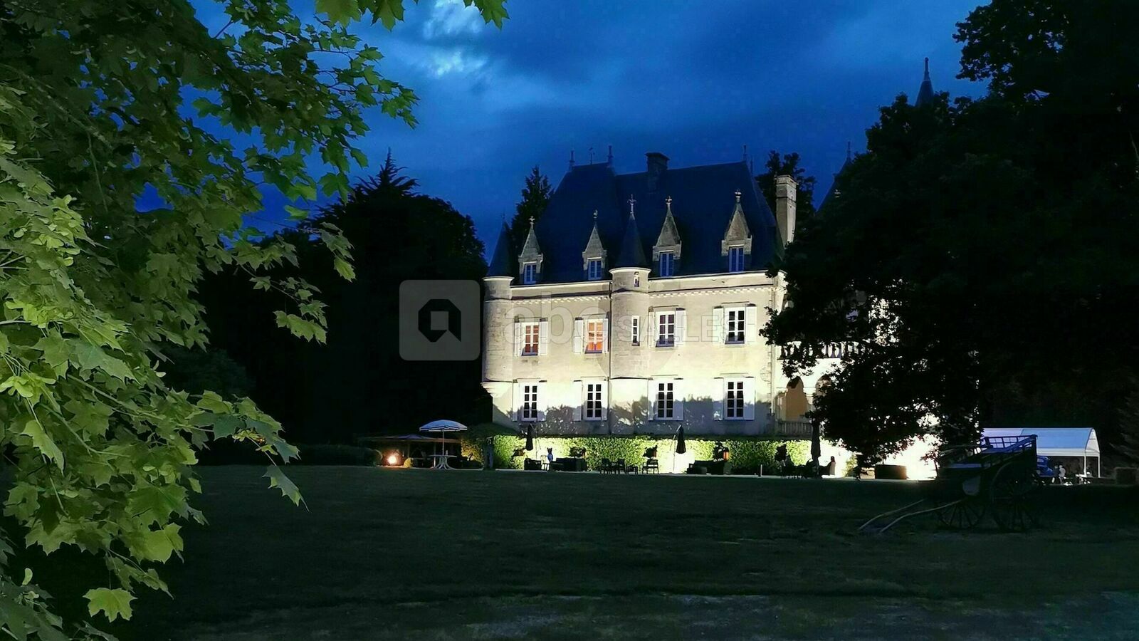 Façade sud vue de nuit