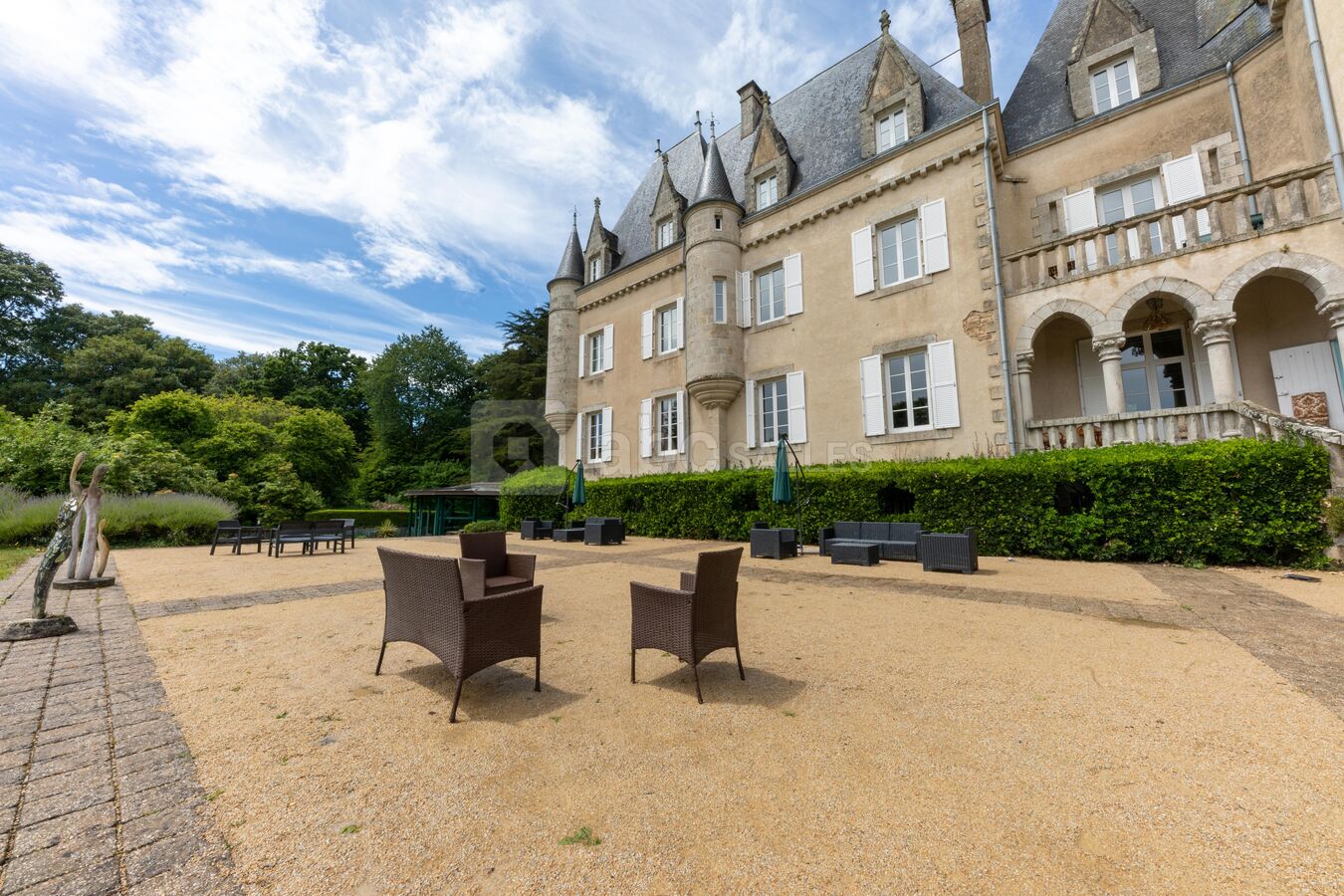Façade sud avec terrasse à la française