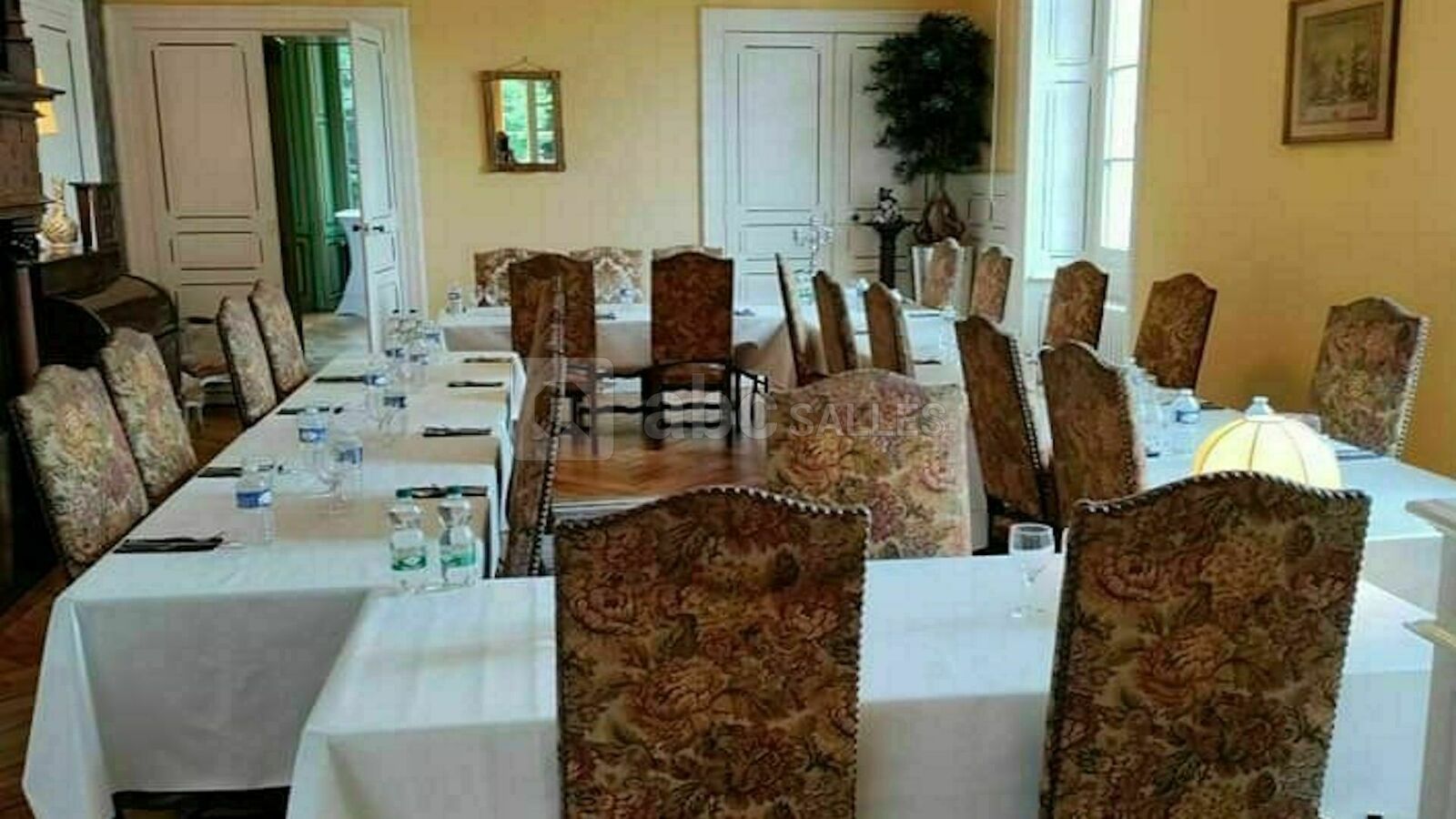 Un des salons du château lors d'un repas