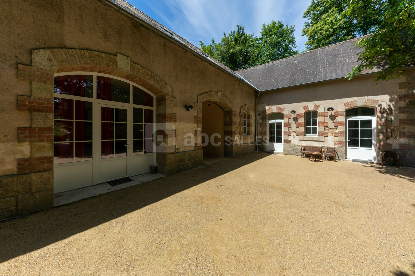 Cour des gîtes 2 et 3