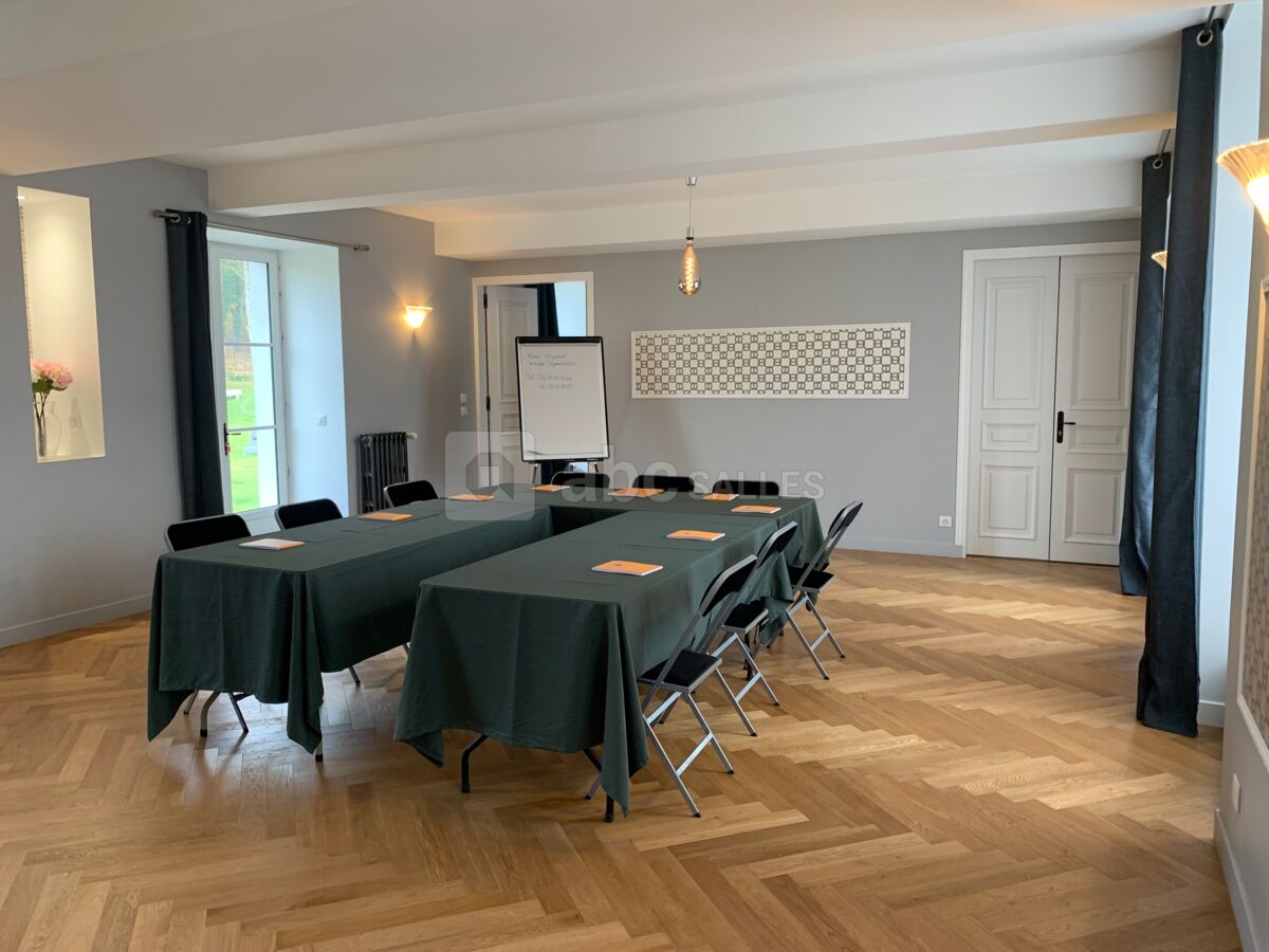 Grand salon du chateau en configuration réunion