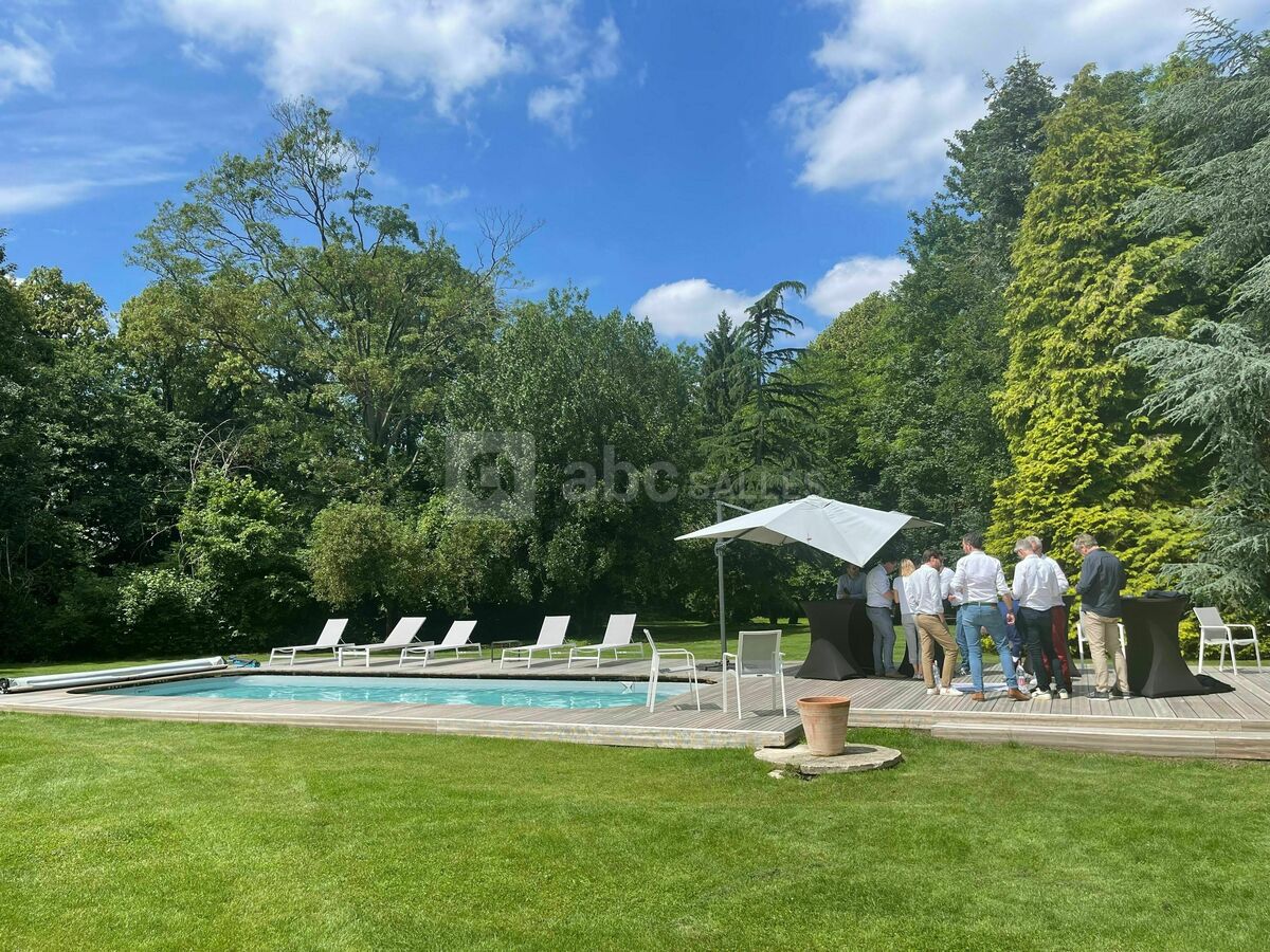 La piscine et sa terrasse
