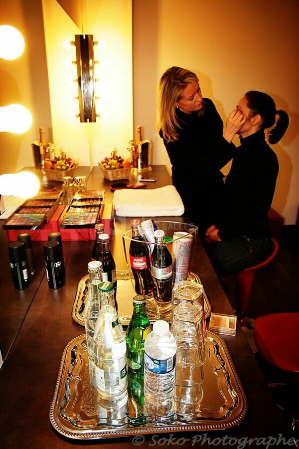 Loges service réservé aux artistes ou mariées.