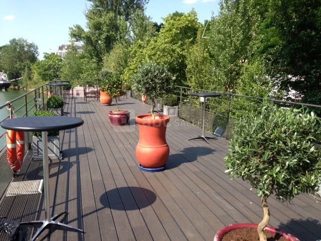 Terrasse fleurie