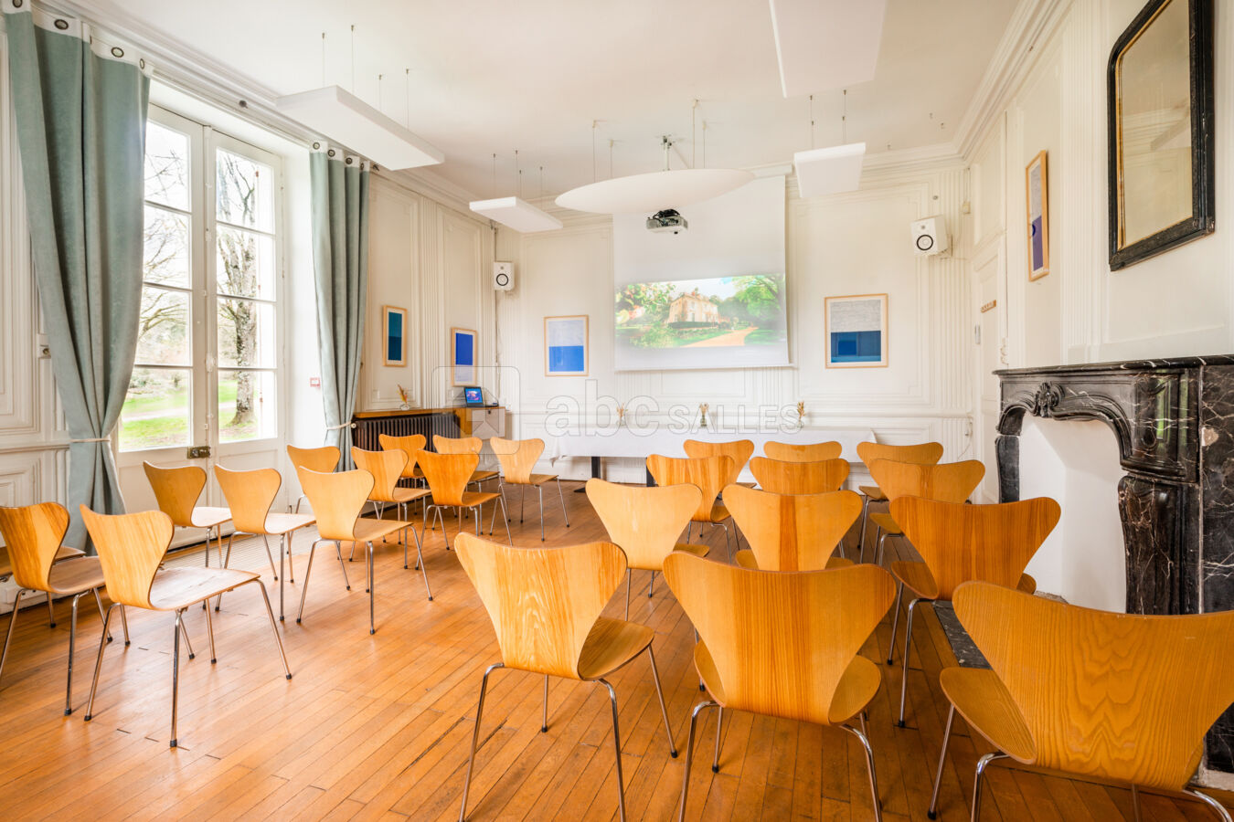 Manoir de Procé - Grande salle de restaurant - Configuration théâtre